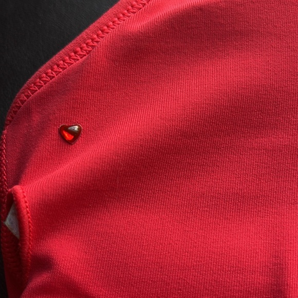 Lorna Jane XS Red Sports Bra. - Picture 3 of 4